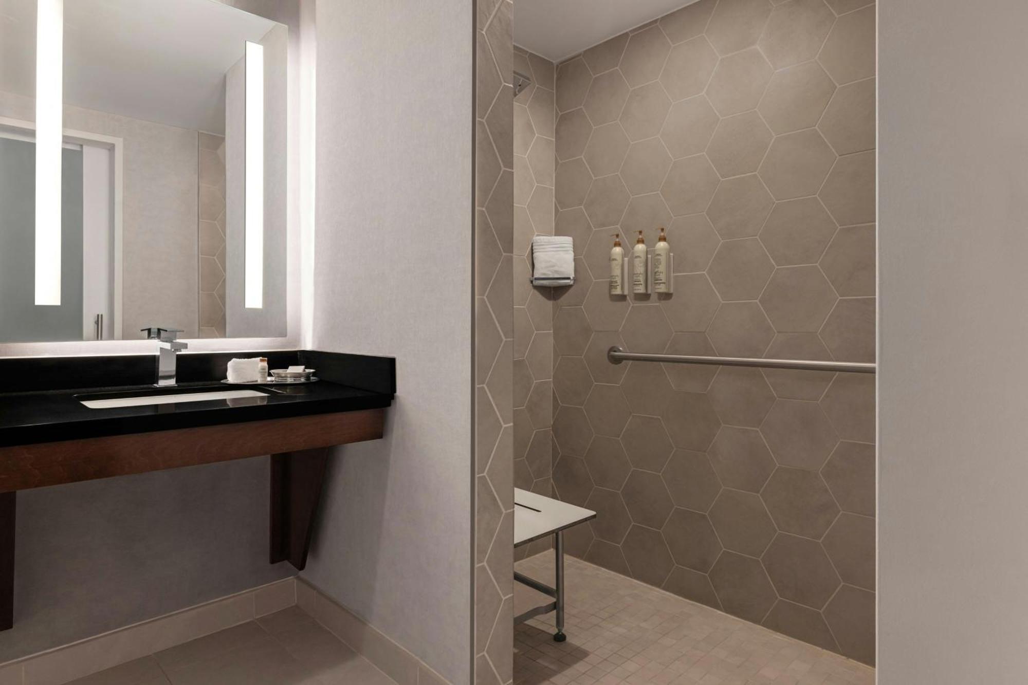 Renaissance Denver Hotel & Conference Center Екстер'єр фото