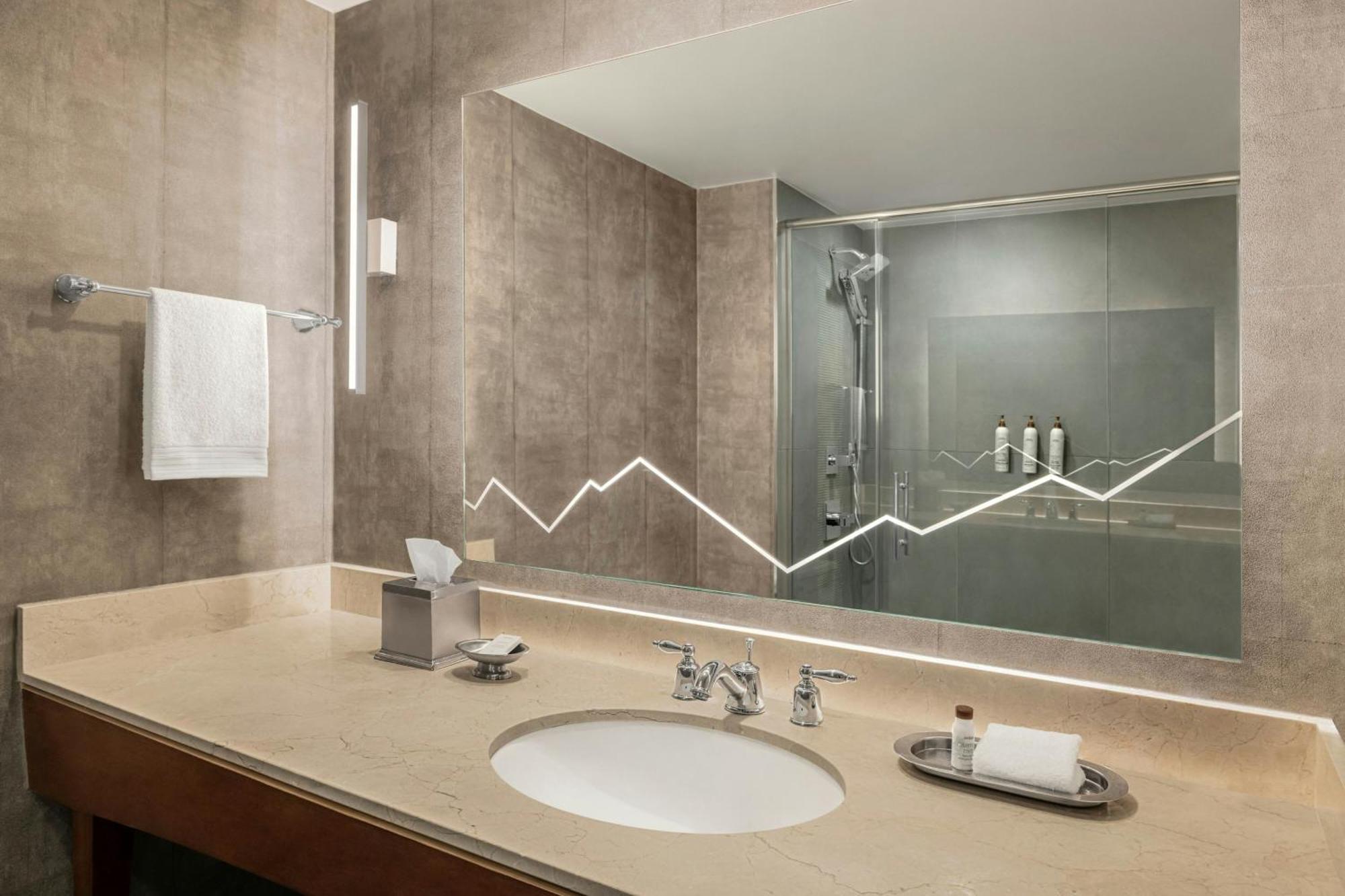 Renaissance Denver Hotel & Conference Center Екстер'єр фото